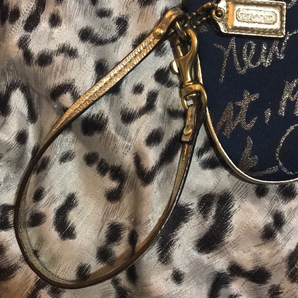 Coach wristlet - Picture 4 of 6
